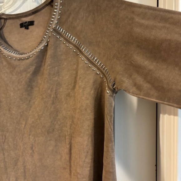 Earl studded long sleeve top- relaxed XL- NICE - Picture 2 of 4